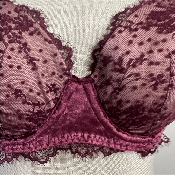 Victoria's Secret Dream Angels Lined Demi Velvet Dot Burgundy Bra Size 34D - Picture 2 of 7